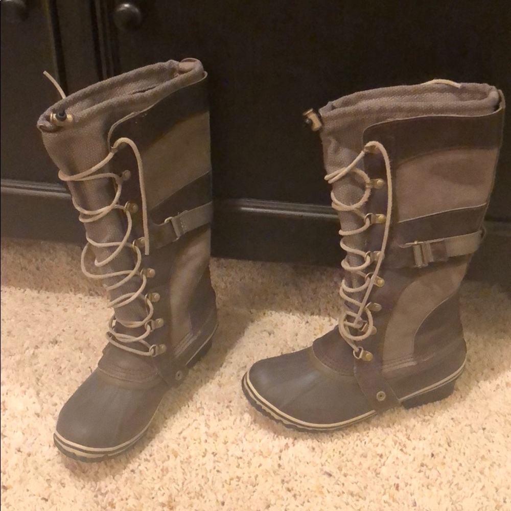 Sorel lace up boot.